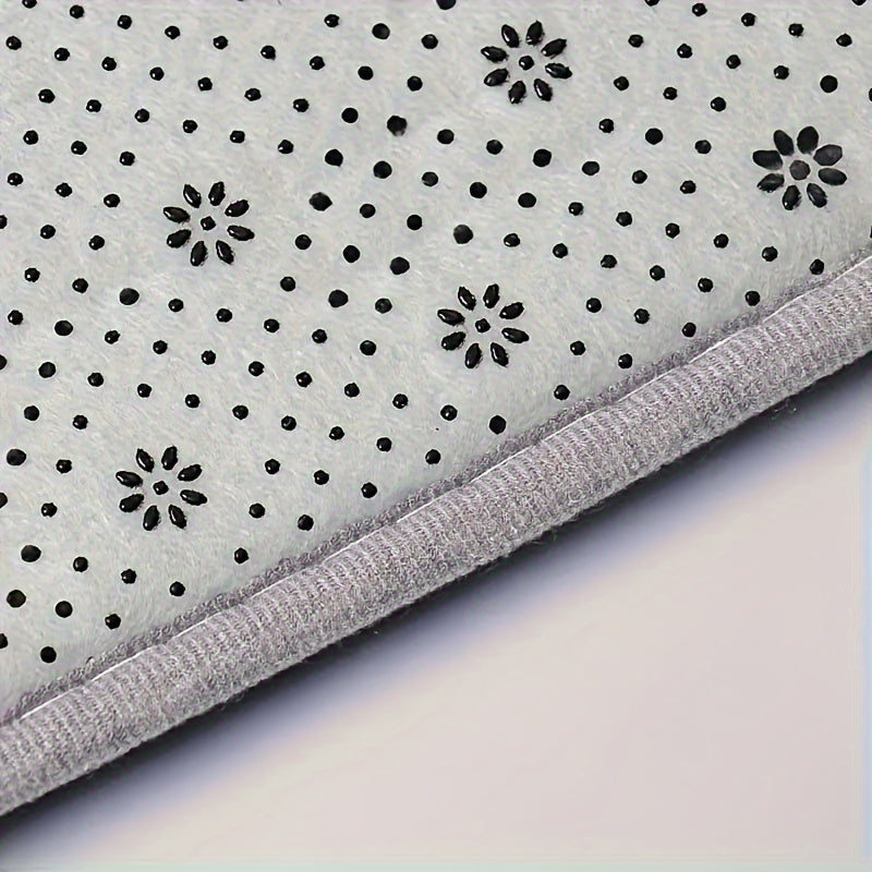 Thickened Sponge Soft Mat with a Cartoon Alien Design, Suitable for Recording Studios, Water-Absorbent Bathroom Mats, Non-Slip Mats for Shower Rooms, And Entrance Mats for Toilets And Bedrooms