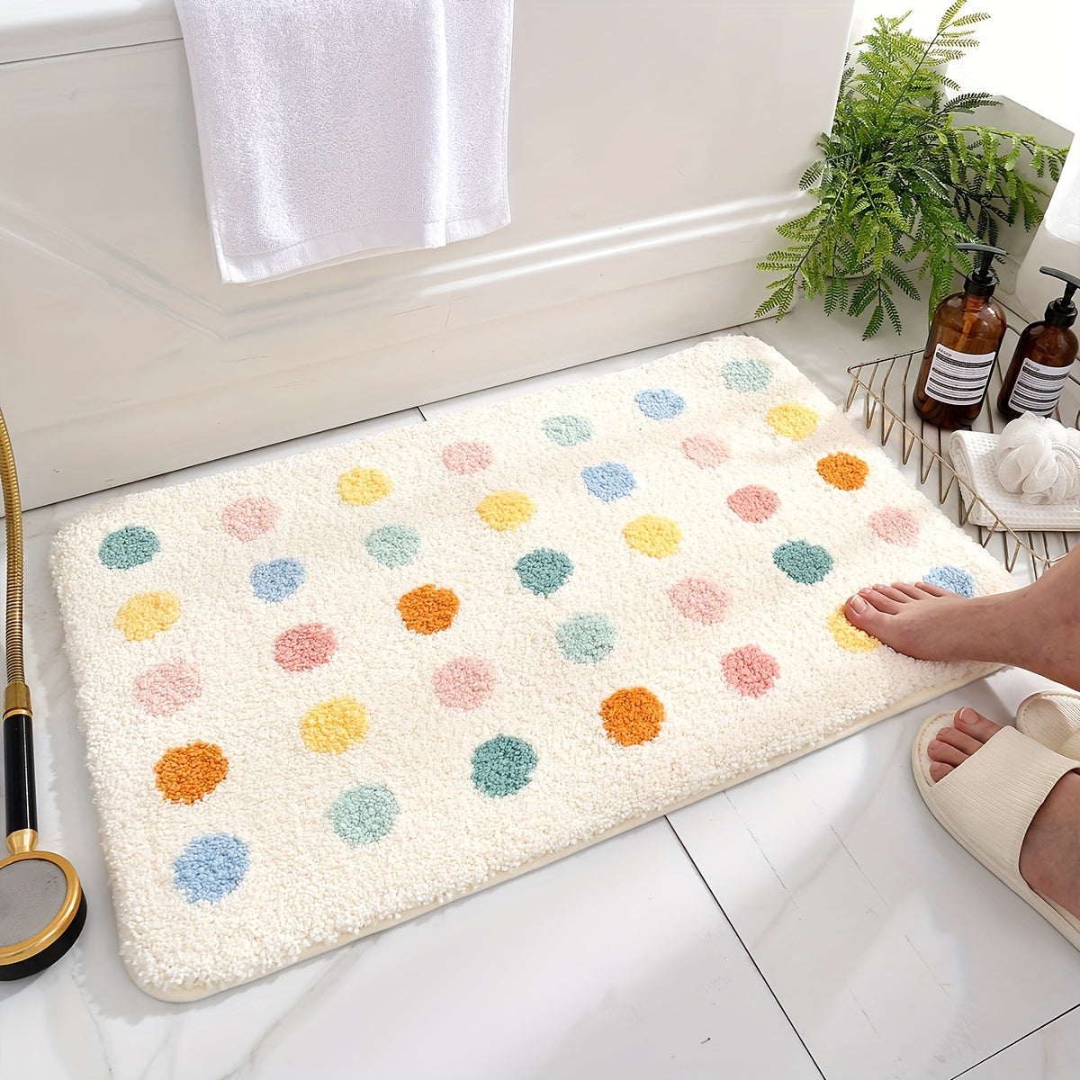 1pc Dajiang Plush Bath Mat - Colorful Polka Dot Design, Thick Non-Slip Absorbent Polyester Mat for Bathroom, Toilet, and Home Decor, Machine Washable, Ideal Christmas Gift, Bathroom Mat, Bathroom Mat Yellow, Bath Mat, Bathroom Accessory